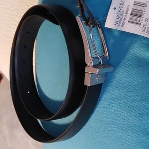 🍁NWT Reversible Boconi Belt Black & Brown
